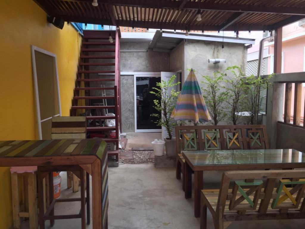 De Hostel Πράτσουατ Κίρι Χαν Εξωτερικό φωτογραφία